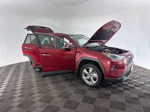 Used 2021 Toyota RAV4 Limited image 14