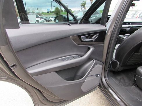 Used 2018 Audi Q7 3.0T Premium Plus w/ Premium Plus Package image 21