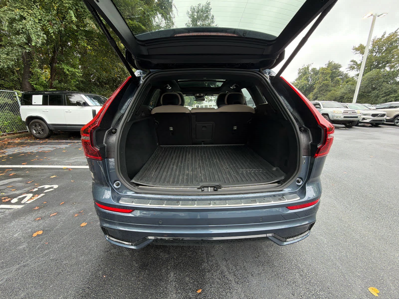 Used 2026 Volvo XC60 B5 Plus AWD/4WD image 22