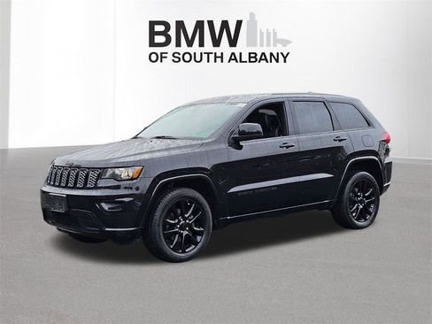 Used 2020 Jeep Grand Cherokee Altitude image 6