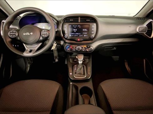 Certified 2025 Kia Soul LX w/ LX Technology Package FWD image 15