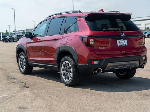Used 2025 Honda Passport TrailSport image 6
