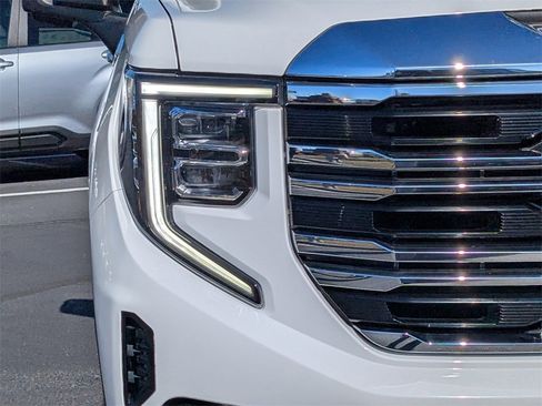 Used 2023 GMC Sierra 1500 SLT w/ X31 Off-Road Package image 12