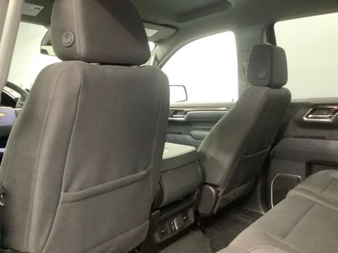 Used 2025 Chevrolet Silverado 1500 LT AWD/4WD image 8