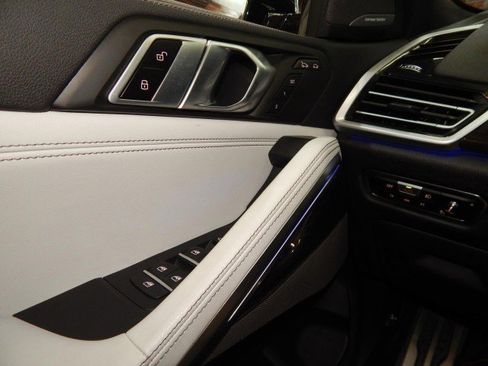 Used 2023 BMW X6 xDrive40i w/ M Sport Package image 14