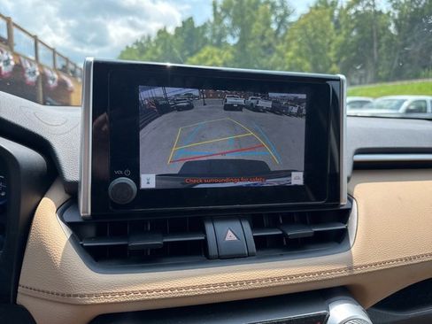 Used 2023 Toyota RAV4 LE image 27