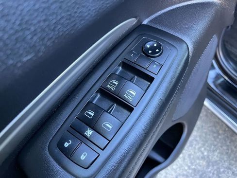 Used 2019 Dodge Durango SXT w/ 3rd Row Seating Group image 17