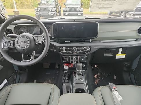 New 2025 Jeep Gladiator Mojave image 23