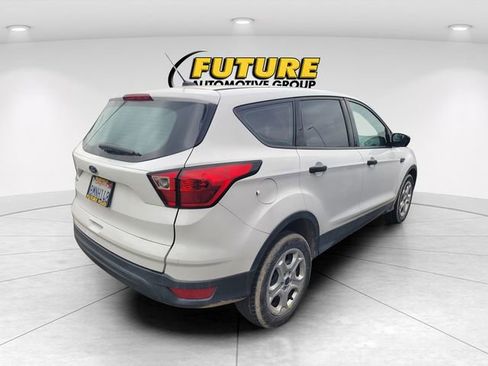 Used 2019 Ford Escape S image 3