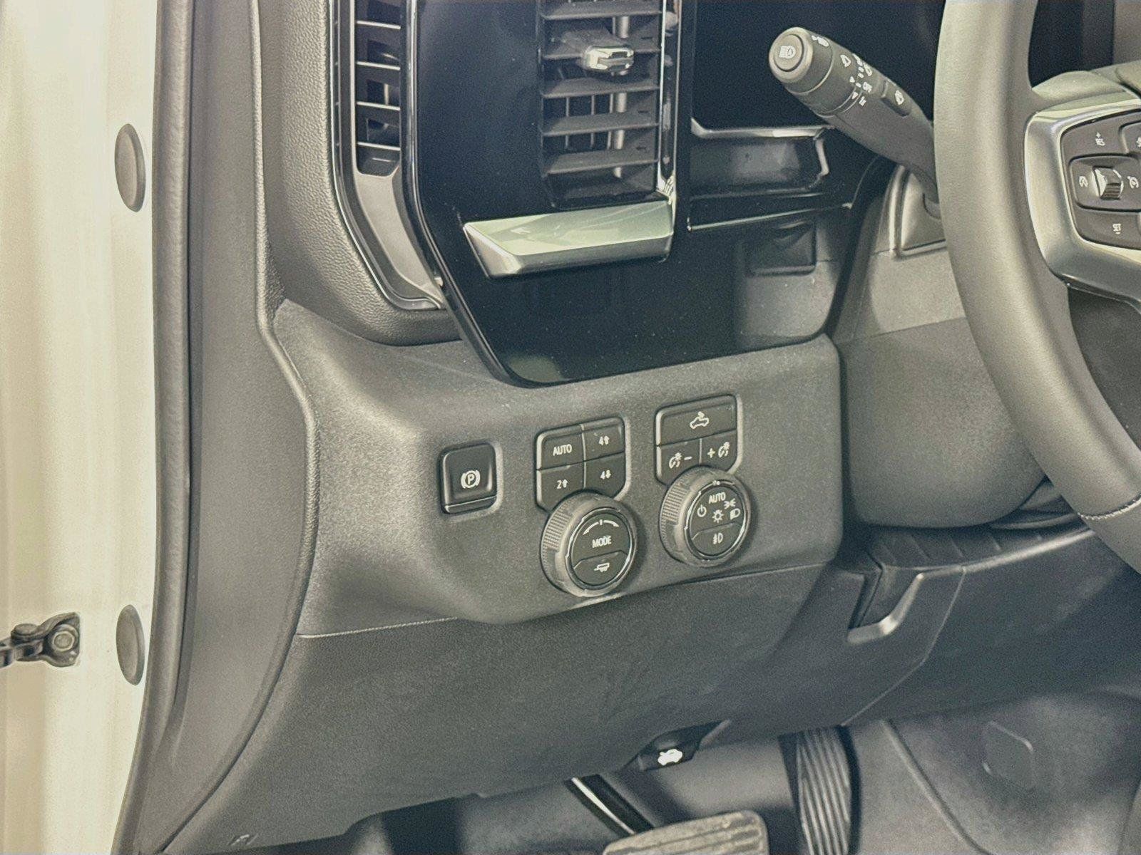 New 2026 Chevrolet Silverado 1500 RST w/ Z71 Off-Road Package AWD/4WD image 4