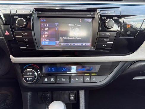 Used 2015 Toyota Corolla LE FWD image 16