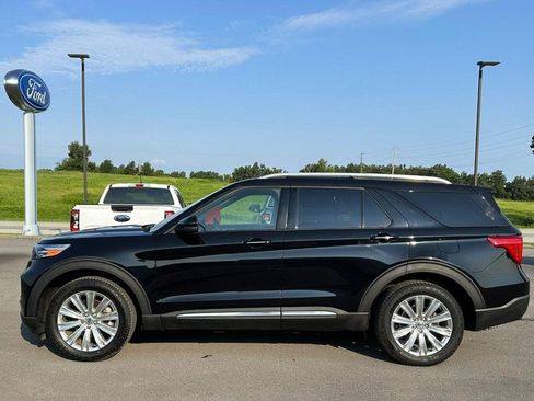 Used 2021 Ford Explorer Limited w/ Equipment Group 301A AWD/4WD image 5