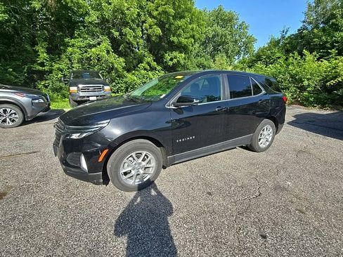 Used 2022 Chevrolet Equinox LT FWD image 2