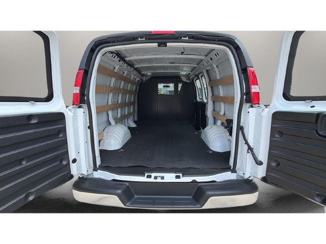 Used 2025 GMC Savana 2500 w/ Driver Convenience Package RWD image 33