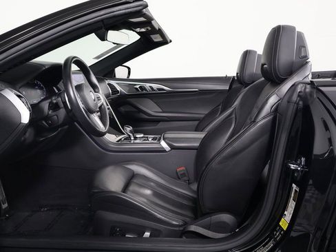 Used 2022 BMW M850i xDrive Convertible image 11