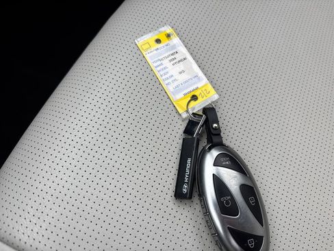 Used 2024 Hyundai Santa Fe Limited image 40