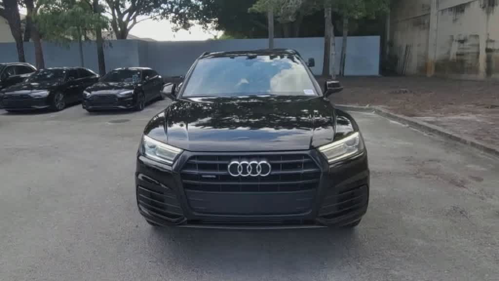 Used 2020 Audi Q5 2.0T Premium w/ Titanium Sport Package AWD/4WD image 3