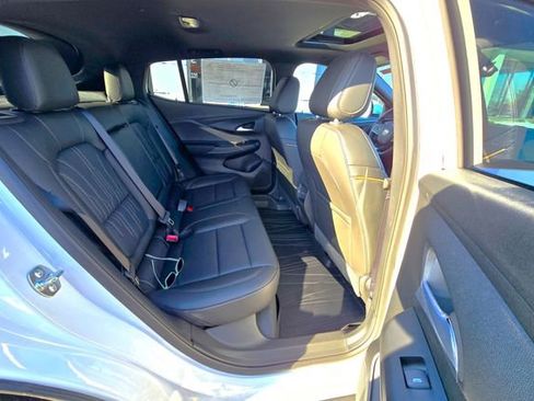 New 2026 Buick Envista Avenir FWD image 17