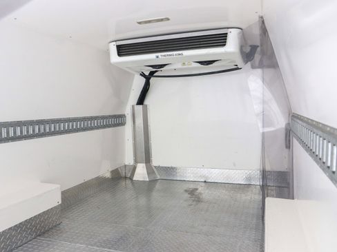 Used 2018 Chevrolet Express 3500 w/ Cold Climate Package RWD image 12