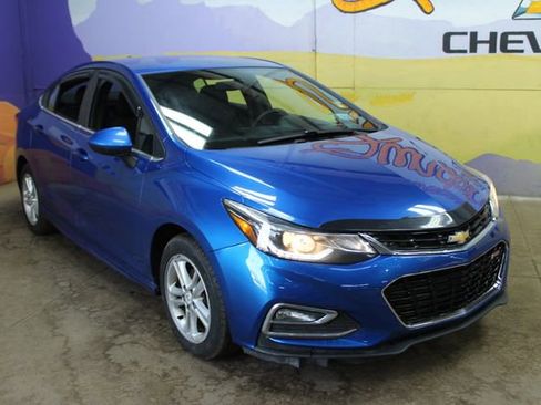 Used 2018 Chevrolet Cruze LT w/ RS Package image 4