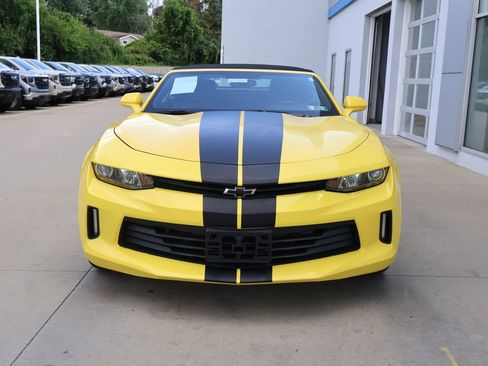 Used 2017 Chevrolet Camaro LT RWD image 5