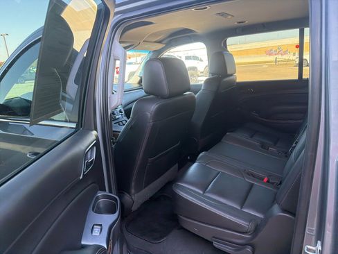 Used 2020 Chevrolet Suburban LT image 22