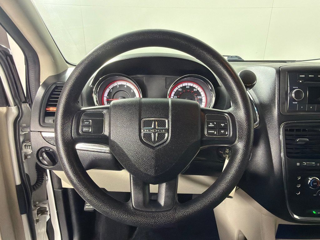 Used 2014 Dodge Grand Caravan SXT FWD image 15