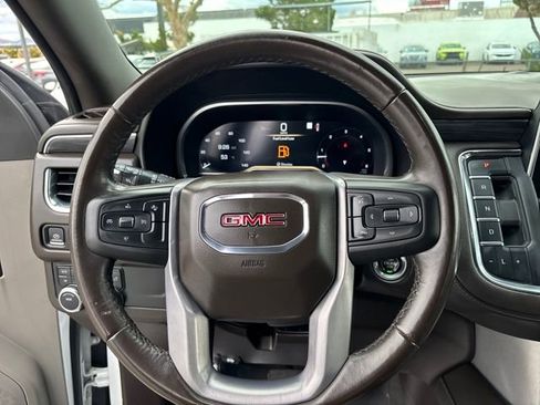 Used 2023 GMC Yukon SLT image 17