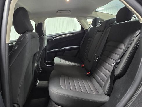 Used 2020 Ford Fusion SE FWD image 10