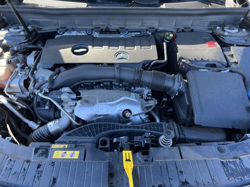 Used 2023 Mercedes-Benz GLB 250 image 36