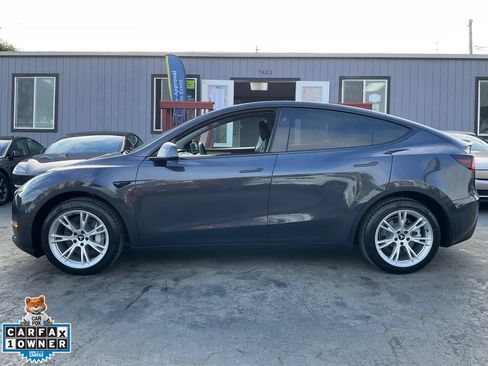 Used 2024 Tesla Model Y Long Range AWD/4WD image 5