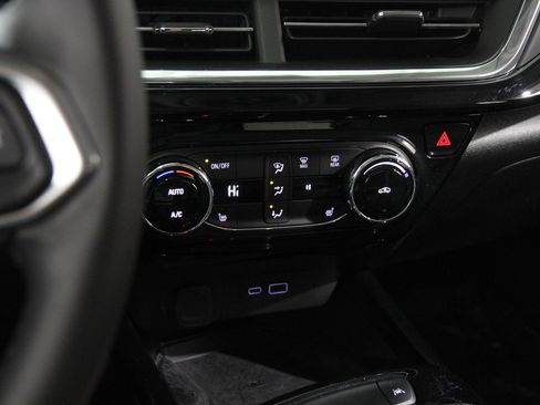 Certified 2025 Chevrolet Trax ACTIV w/ Sunroof Package image 13