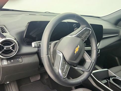 Used 2025 Chevrolet Equinox LT w/ Safety and Technology Package image 14