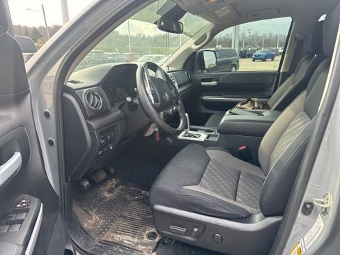 Used 2019 Toyota Tundra SR5 w/ Convenience Package image 8