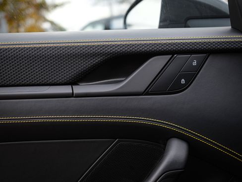 Used 2025 Porsche 911 GT3 image 17