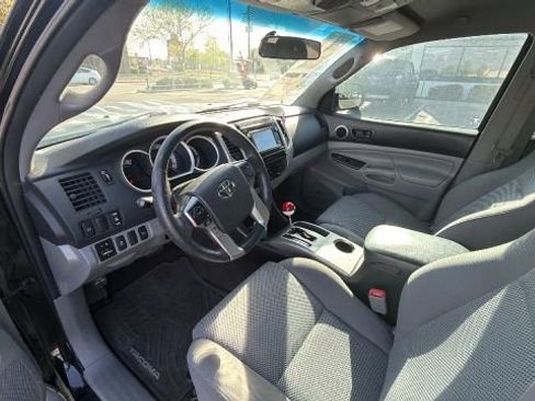 Used 2015 Toyota Tacoma 4x4 Double Cab w/ TRD Sport Package image 12