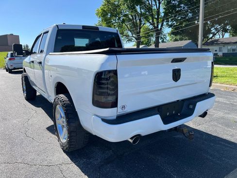 Used 2017 RAM 1500 Express AWD/4WD image 3