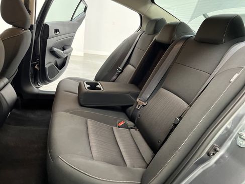 Used 2025 Nissan Altima 2.5 SV image 13