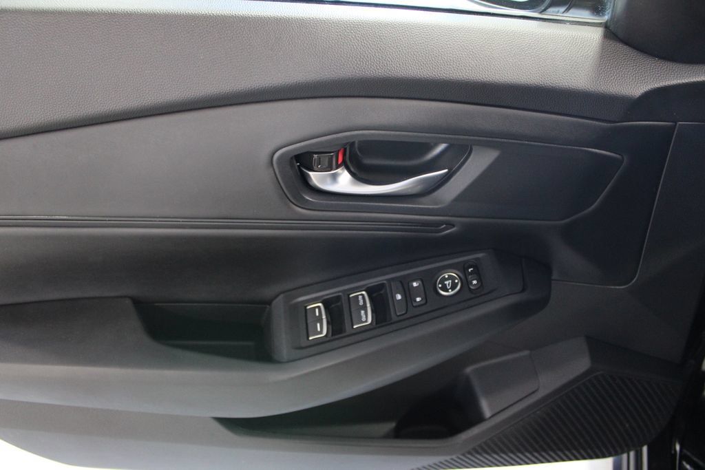 Used 2025 Honda Accord SE image 7