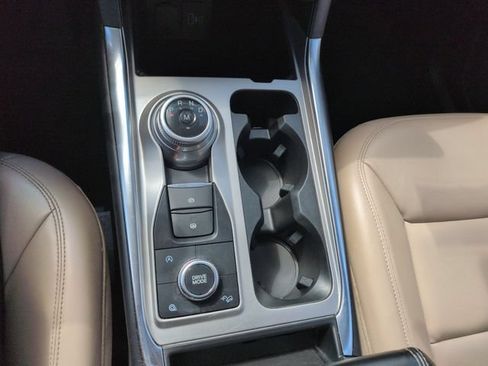Certified 2021 Ford Explorer XLT w/ Equipment Group 202A AWD/4WD image 49