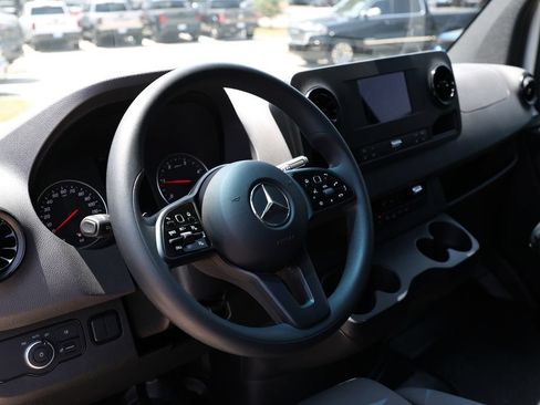Used 2022 Mercedes-Benz Sprinter 4500 image 18
