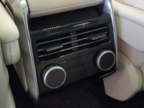 Used 2023 Land Rover Range Rover SE image 23