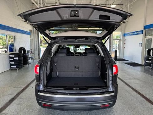 Used 2016 GMC Acadia SLT w/ Open Road Package FWD image 21