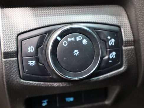 Used 2015 Ford Explorer XLT w/ Equipment Group 202B image 18