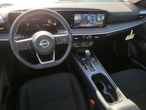 New 2026 Nissan Kicks S image 2