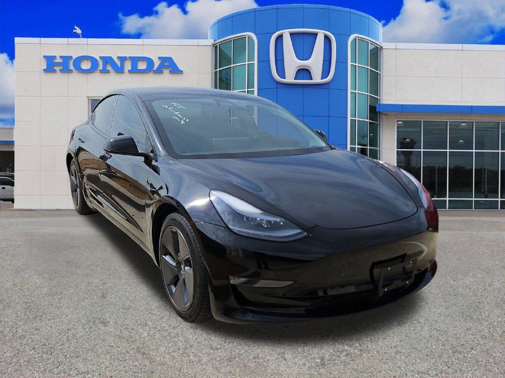 Used 2021 Tesla Model 3 Standard Range Plus RWD image 2