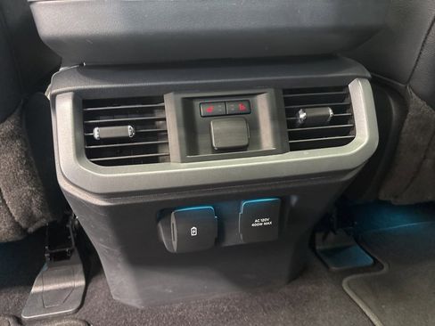 Used 2023 Ford F150 Lariat w/ Equipment Group 502A High image 18