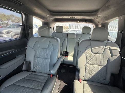 Used 2024 Kia Telluride SX Prestige X-Pro image 12