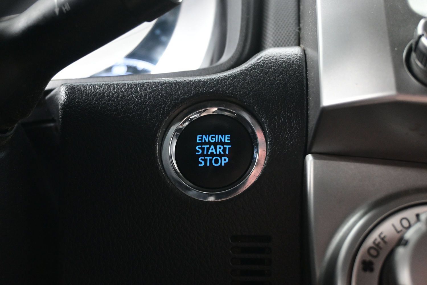 Used 2022 Toyota 4Runner SR5 AWD/4WD image 24