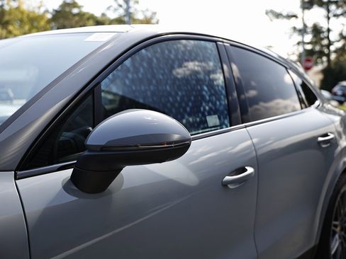 New 2026 Porsche Cayenne S image 17